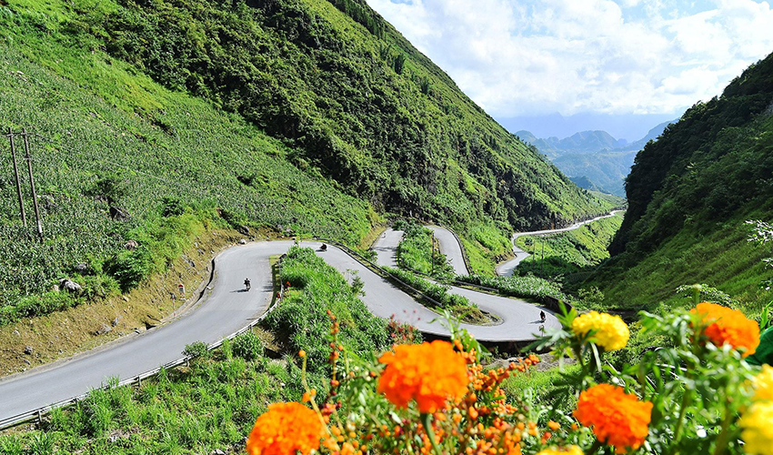 Hanoi-to-Ha-Giang-by-Private-Car