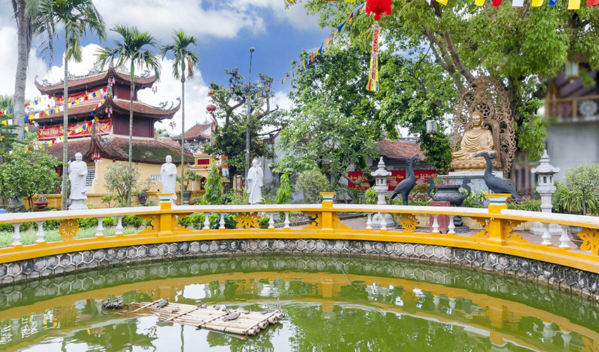 Du-Hang-Pagoda-hanoi-to-hai-phong