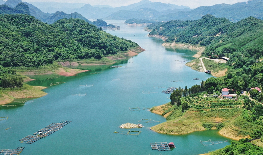 Hoa-Binh-Lake-hanoi-to-mai-chau