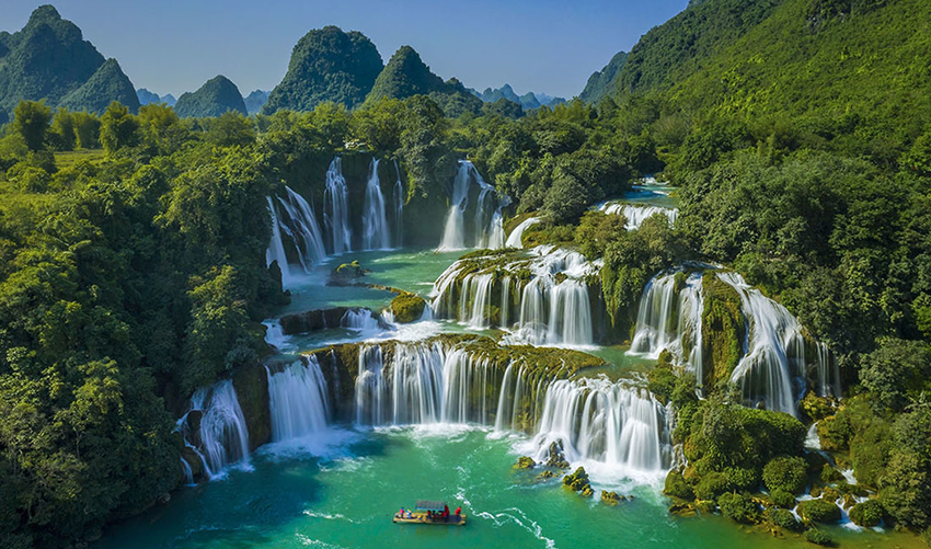 Ban-Gioc-Waterfall-hanoi-to-cao-bang