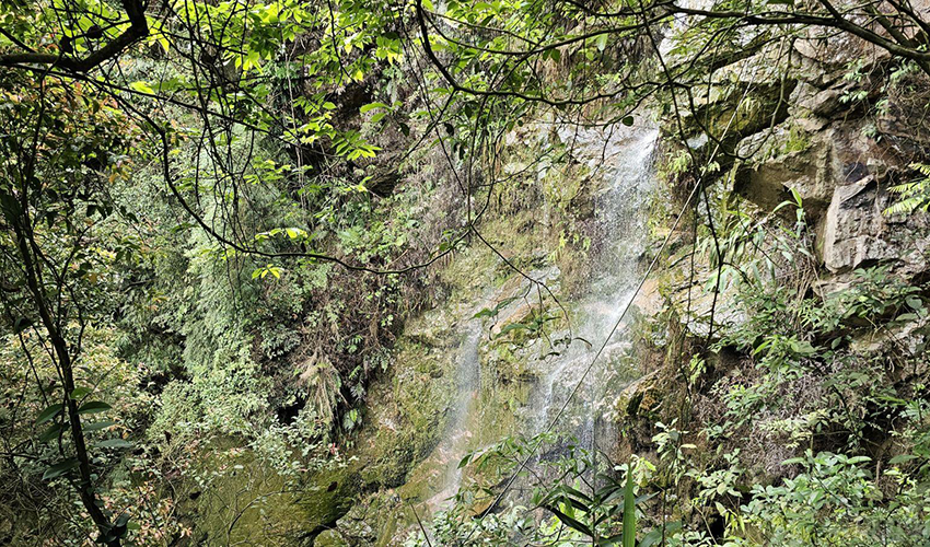 Waterfall-Yen-Tu