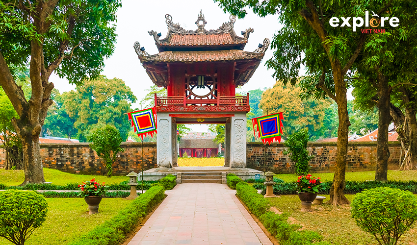 Temple-of-Literature-Hanoi-private-car