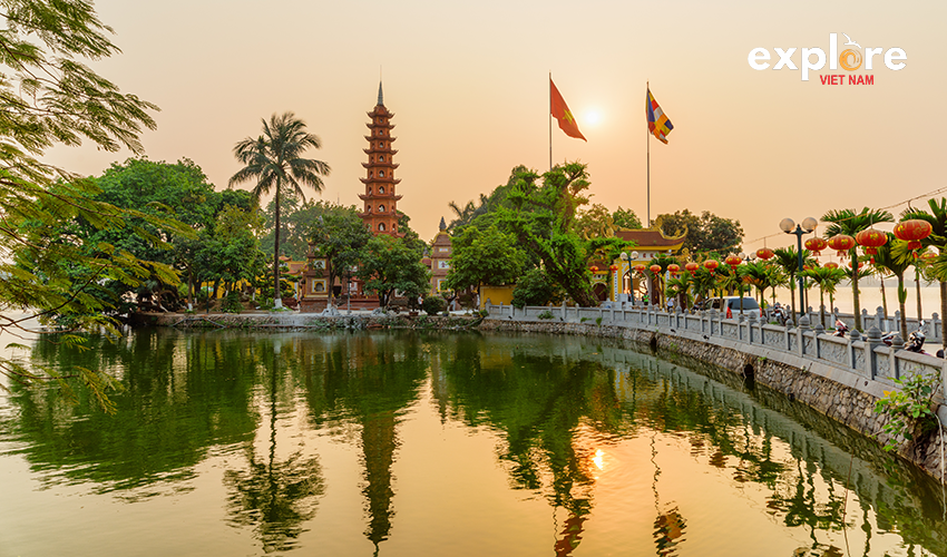 Tran-Quoc-pagoda-hanoi-private-car